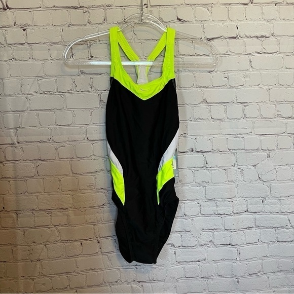 NWT Nike One Piece Colorblock Swimsuit size 10 - Picture 2 of 11